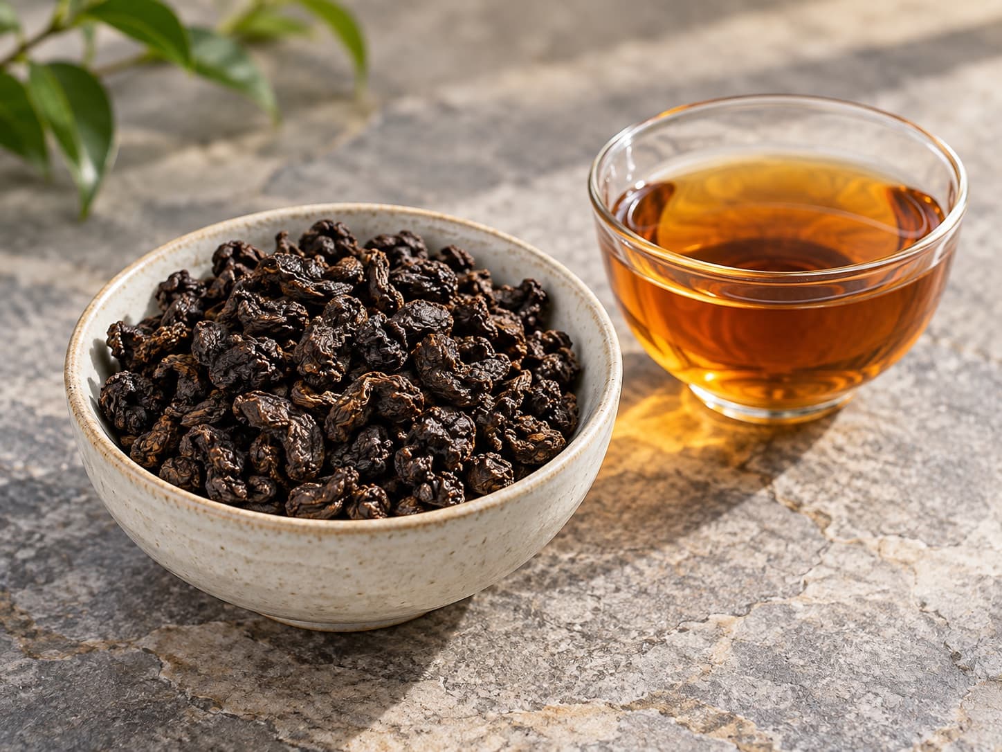 Illustrative Wuyi rock oolong leaves and liquor